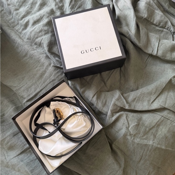 Gucci Black Belt with Gold Interlocking Buckle - Picture 2 of 4